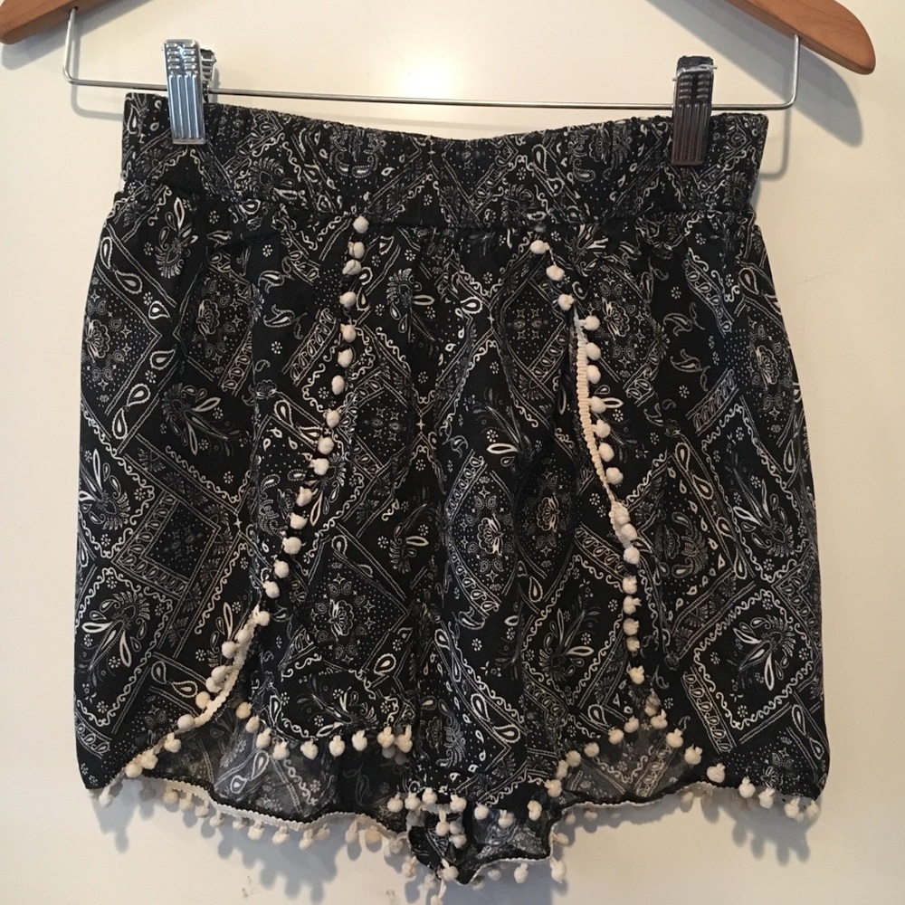 Black White Paisley Pompom H&M Shorts